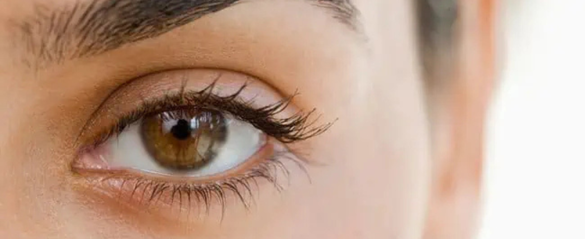 Perfect brows Abbotsford - threading and tinting for flawless eyebrow shaping.